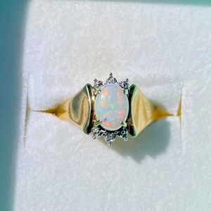Vintage White Opal Ring 10k Gold